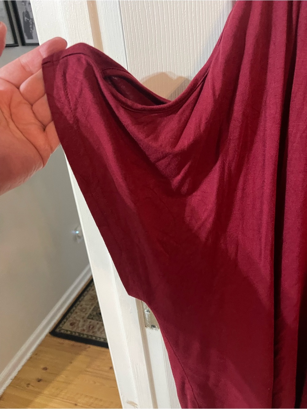 Kensie Wine Red Short Sleeve V-Neck Top - Picture 2 of 3